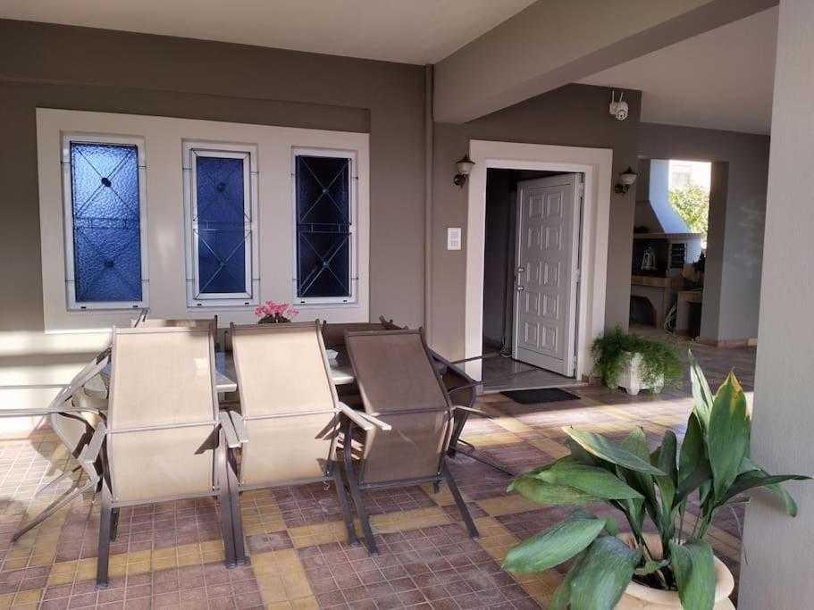 Χαίρε, Ξεΐνε, Παρ' Αμμι Φιλησεαι Apartment Trikala  Exterior photo